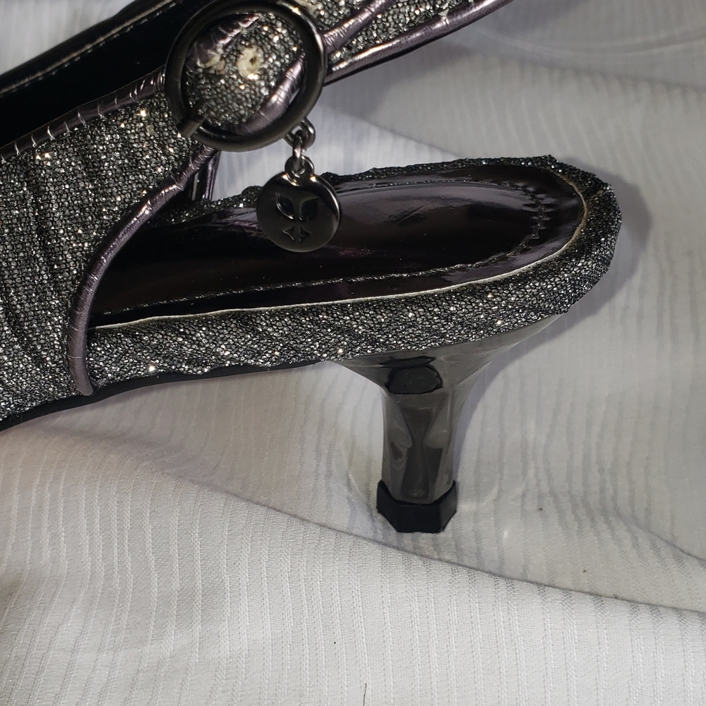 J.Reneé Batista Sophisticated Silver Slingback Heels with Textured Design,New - Picture 4 of 8